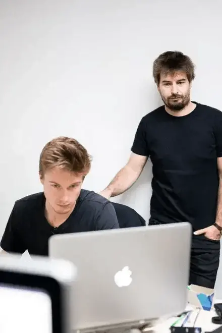 2 associés